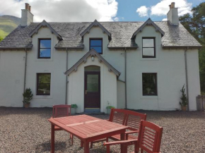 Beautiful Farm House at the foot of Ben More.